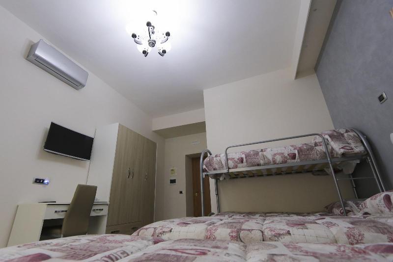 Donn'Anna Suite Napels Buitenkant foto