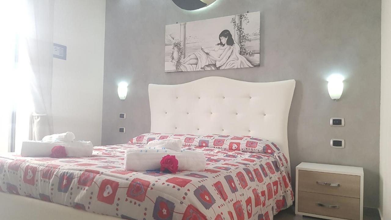 Donn'Anna Suite Napels Buitenkant foto